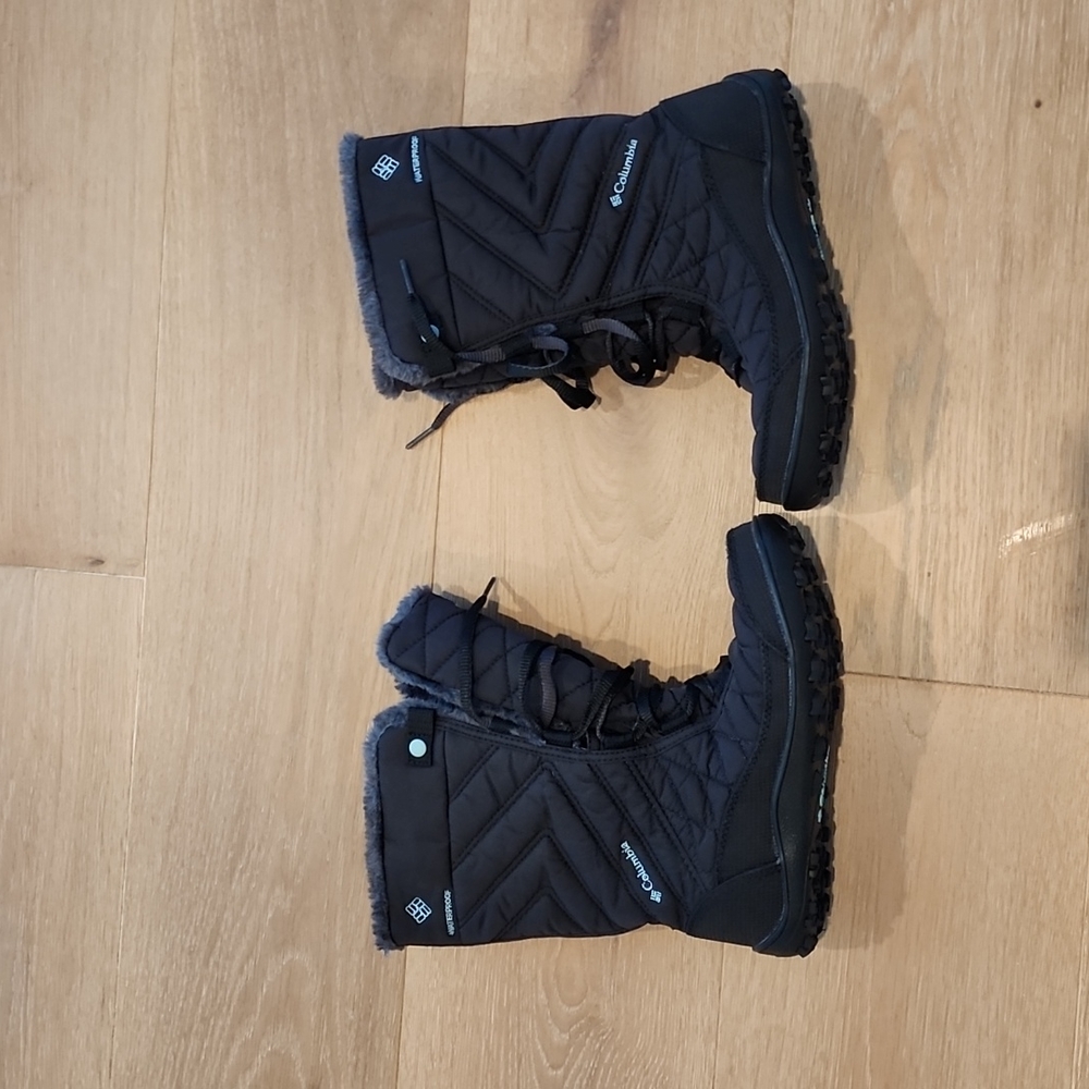 Black kids Columbia Youth Minx Mid III, size 3